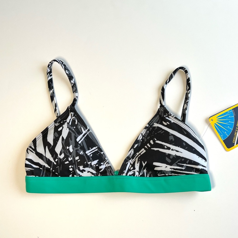 ✨NWT✨FABLETICS | Black & green print bikini top | Size XS